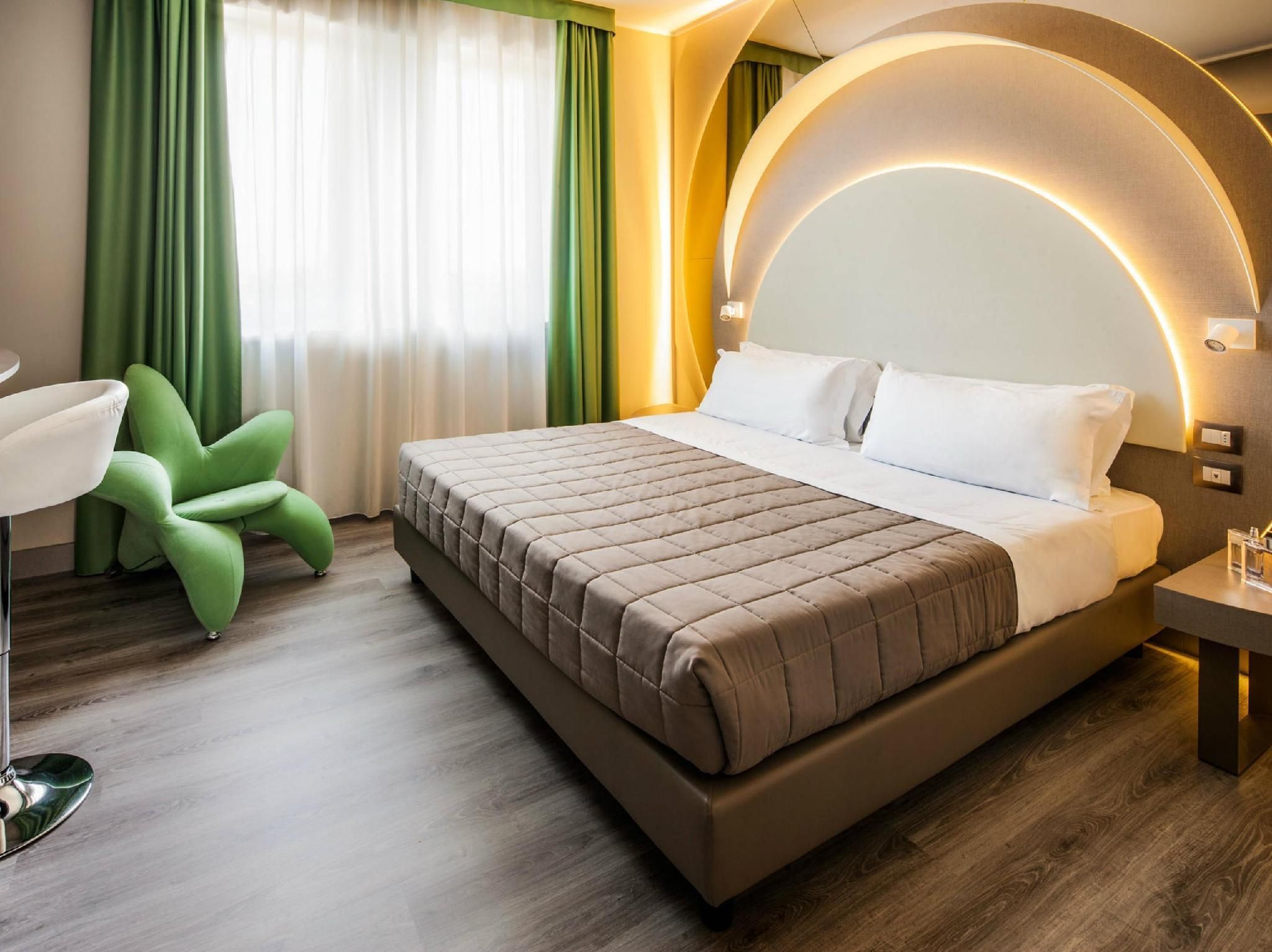 undefined Hotel Da Vinci 2