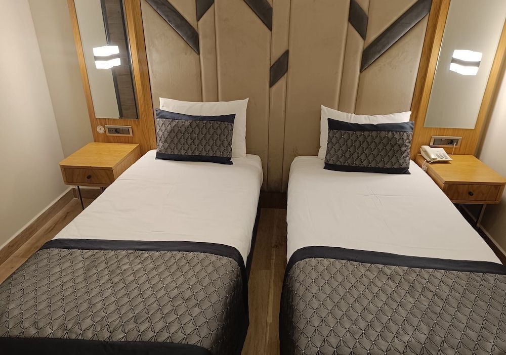 Economy Room