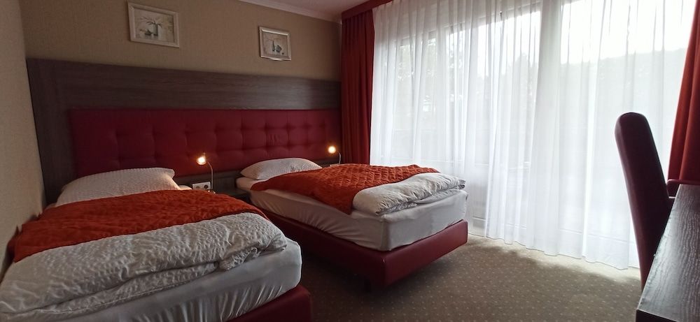 Double Room Compact Modern with Balcony 1 Double Bed or 2 Twin Beds