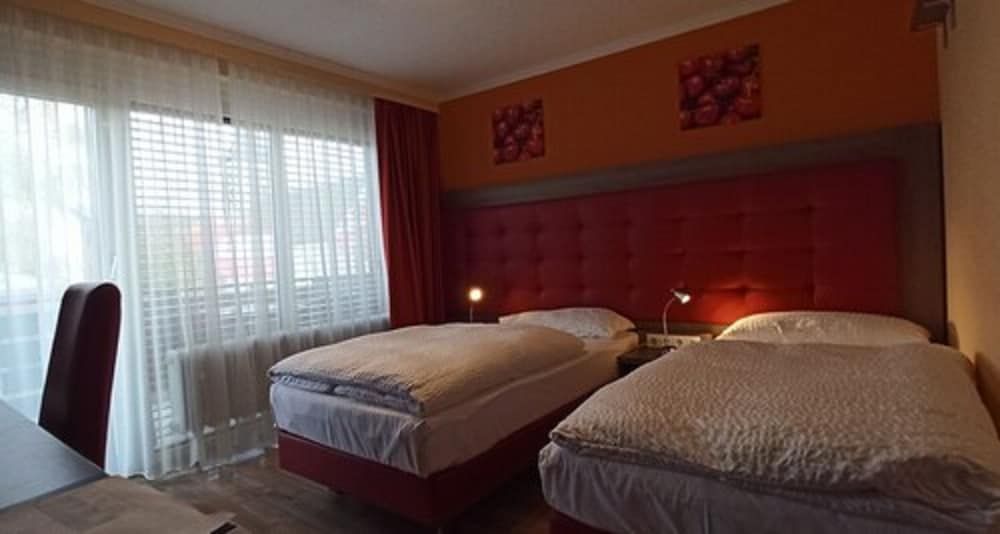 Double Room Compact Modern with Balcony 2 Twin Beds
