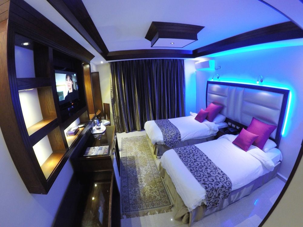 Petra Sella Hotel Deluxe Twin Room 4