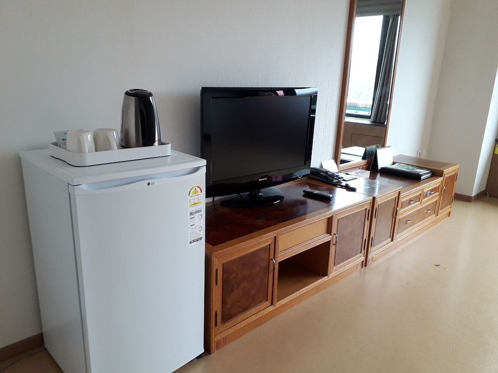 The K Hotel Gyeongju Traditional Room (Ondol, Road view) 5