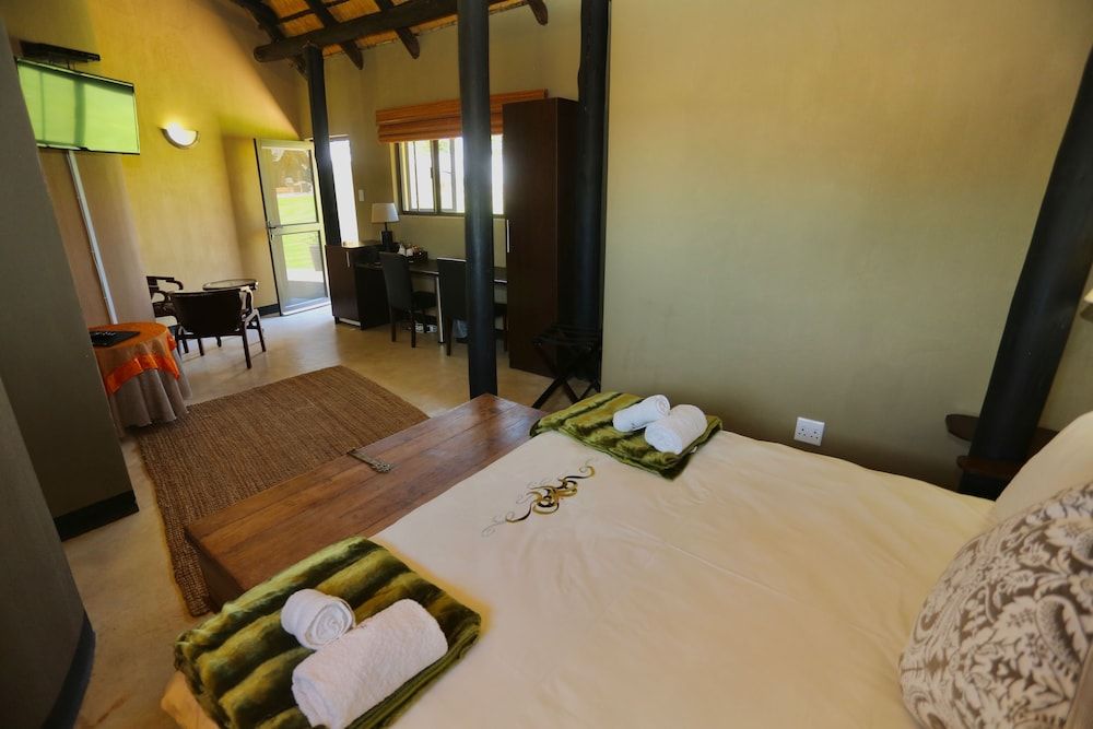 Lapa Lange Game Lodge Superior Suite 4