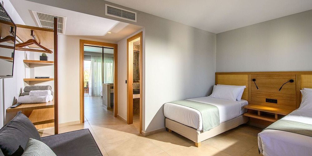 Family Suite Direct Access to Sharing Pool