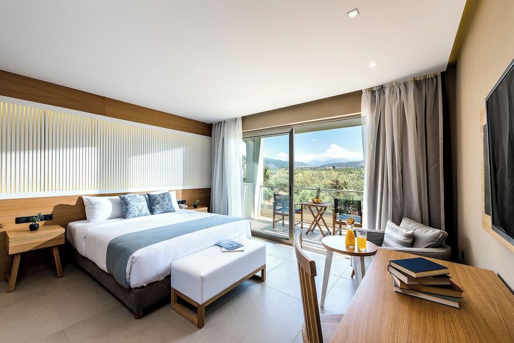 Family Suite, Jetted Tub, Pool View