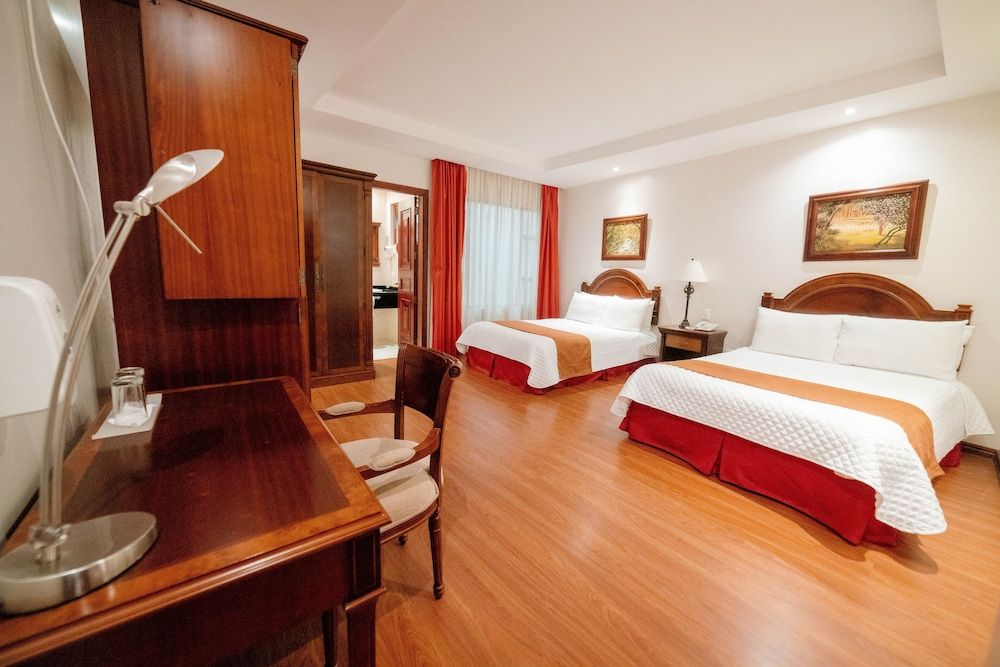 Grand Victoria Boutique Hotel Triple Room 2