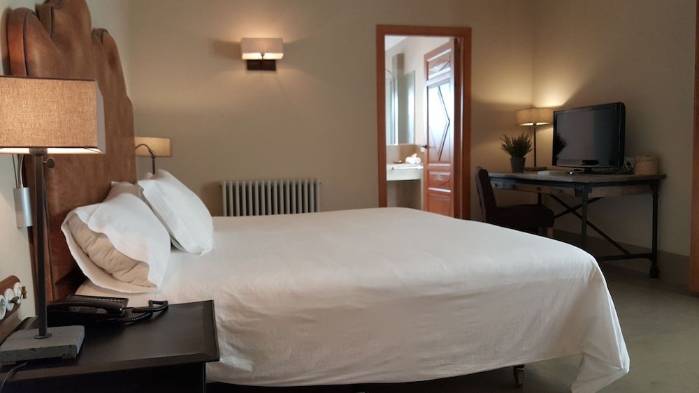 Rusticae Palacio Carvajal Girón Superior Room 3