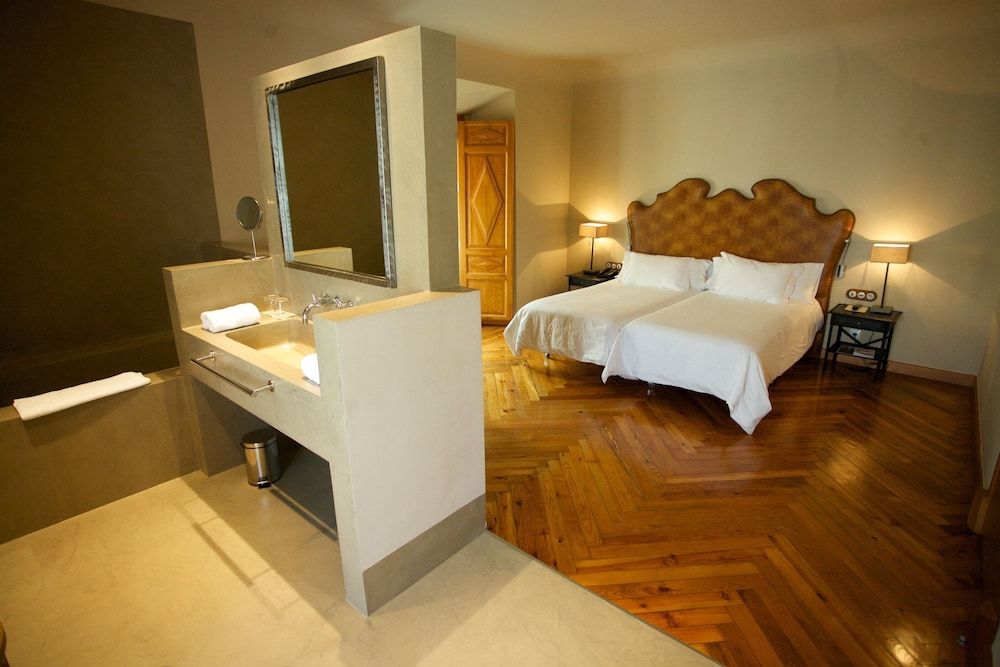 Rusticae Palacio Carvajal Girón Superior Room 4