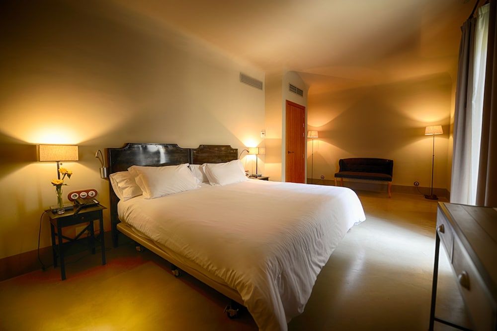 Rusticae Palacio Carvajal Girón Superior Room 2