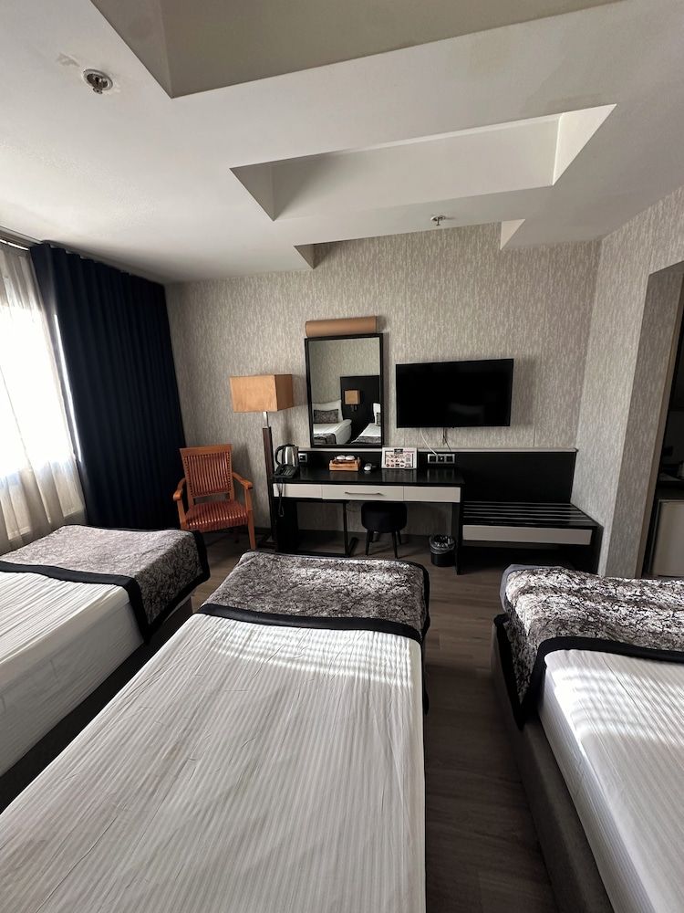 Grand Denizli Hotel Standard Triple Room 4