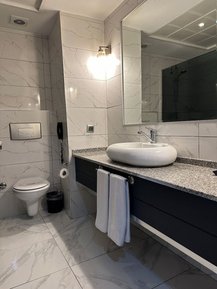 Grand Denizli Hotel Standard Triple Room 11