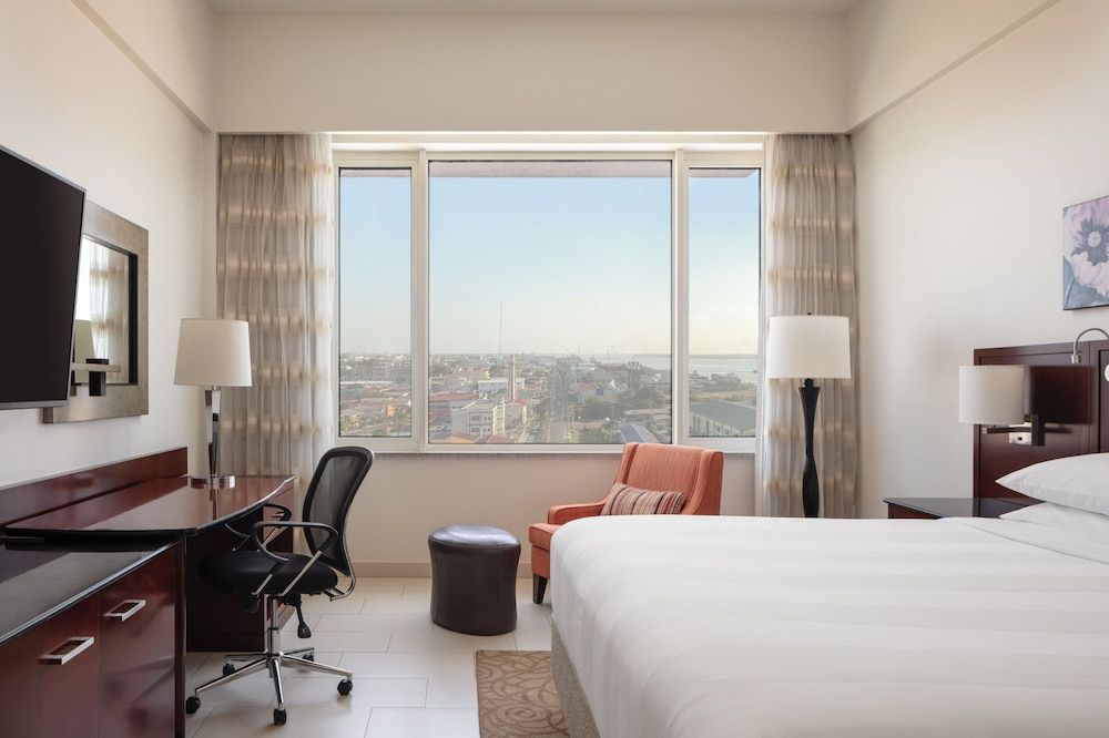 Executive Room, 1 King Bed, City View, Executive Level