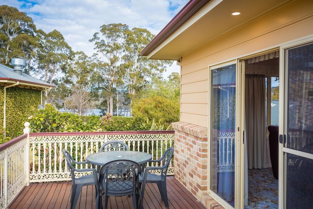 Robyns Nest Boutique Resort Extended Stay Couples 4