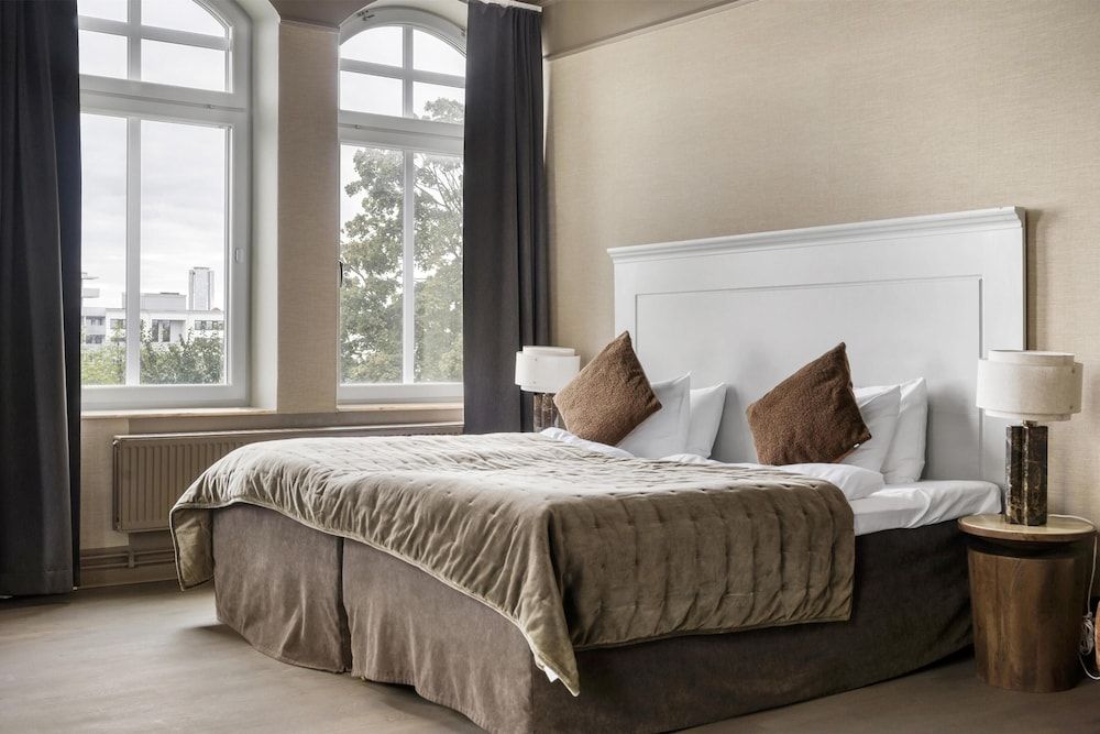 Junior Suite, 2 Twin Beds, Non Smoking, Corner (with Sofabed)