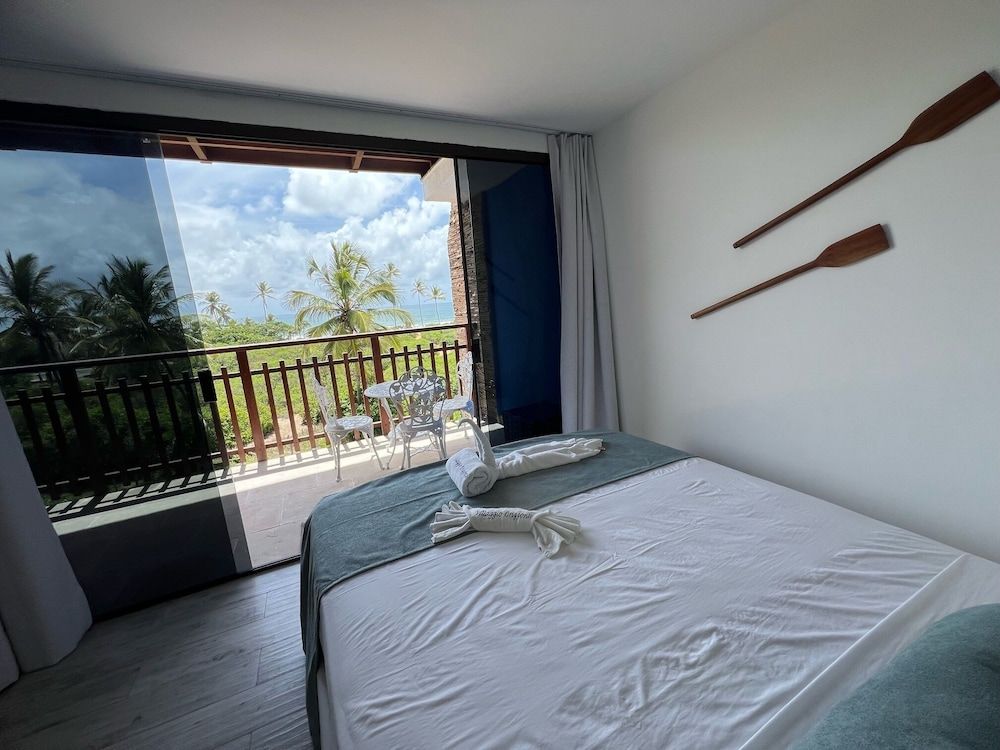 Superior Apartment, Queen and 1 Twin, Smoking Allowed, Beach View