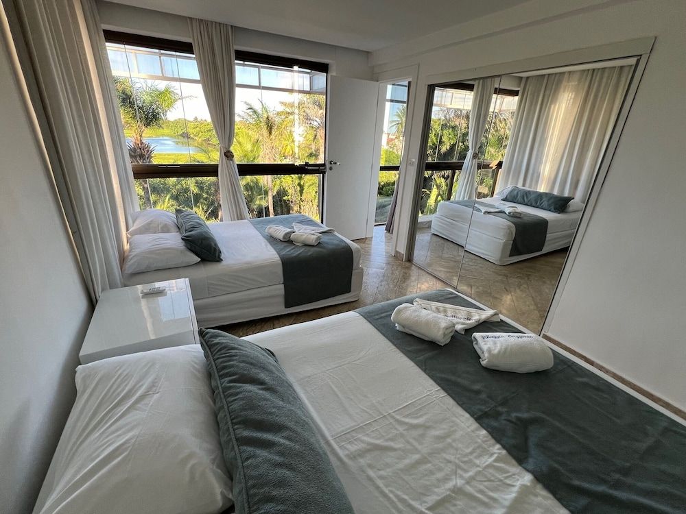 Deluxe Apartment, Double, Queen and Sofa Bed, Beach View