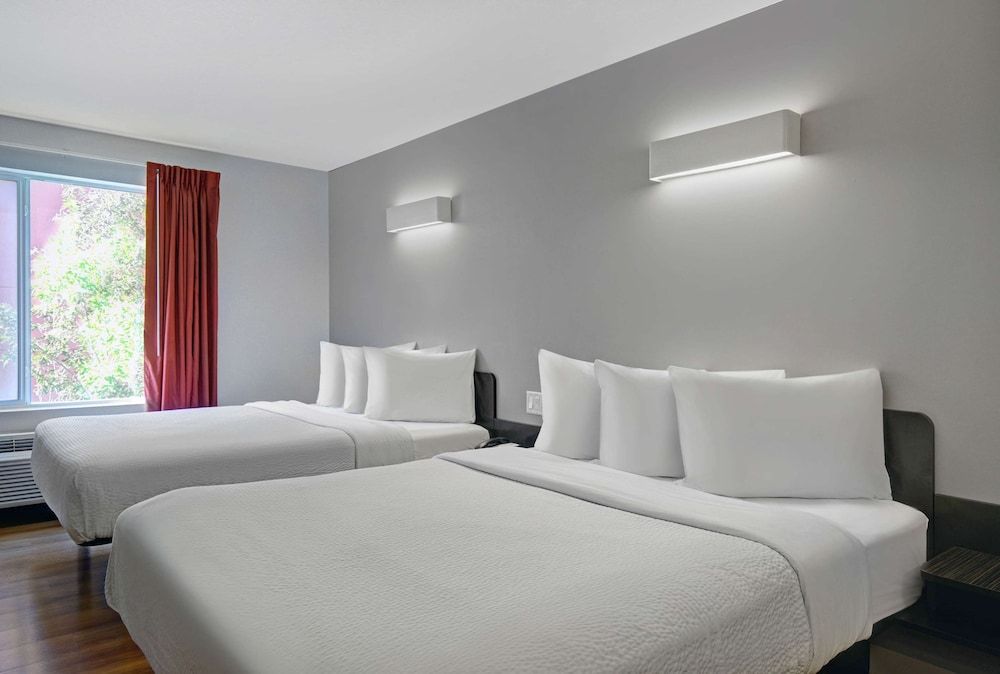 Deluxe Room, 2 Queen Beds, Non Smoking, Kitchenette