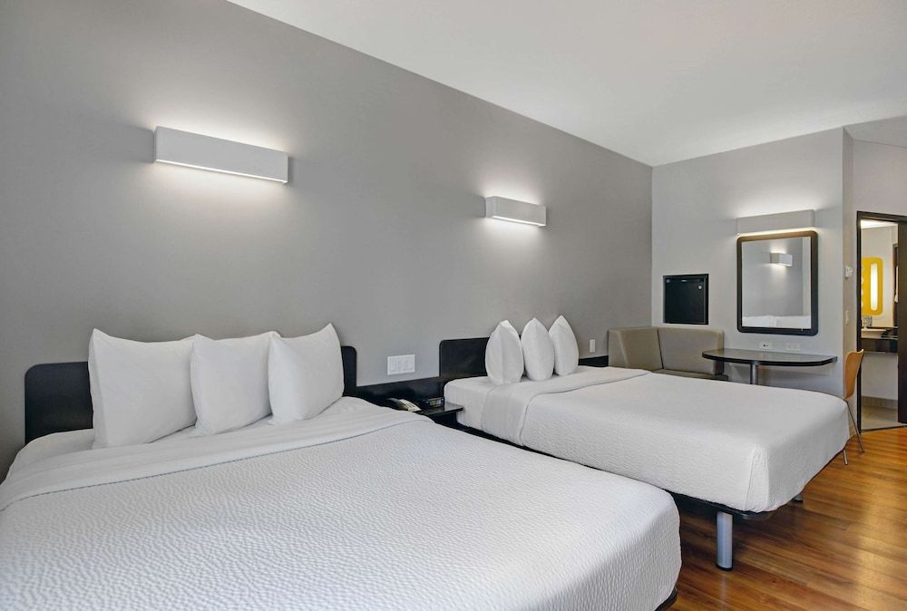 Standard Room, 2 Queen Beds, Non Smoking