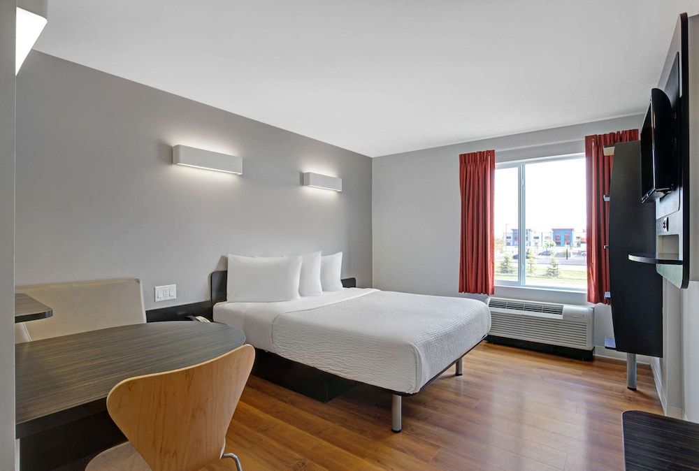 Standard Room, 1 Queen Bed, Non Smoking