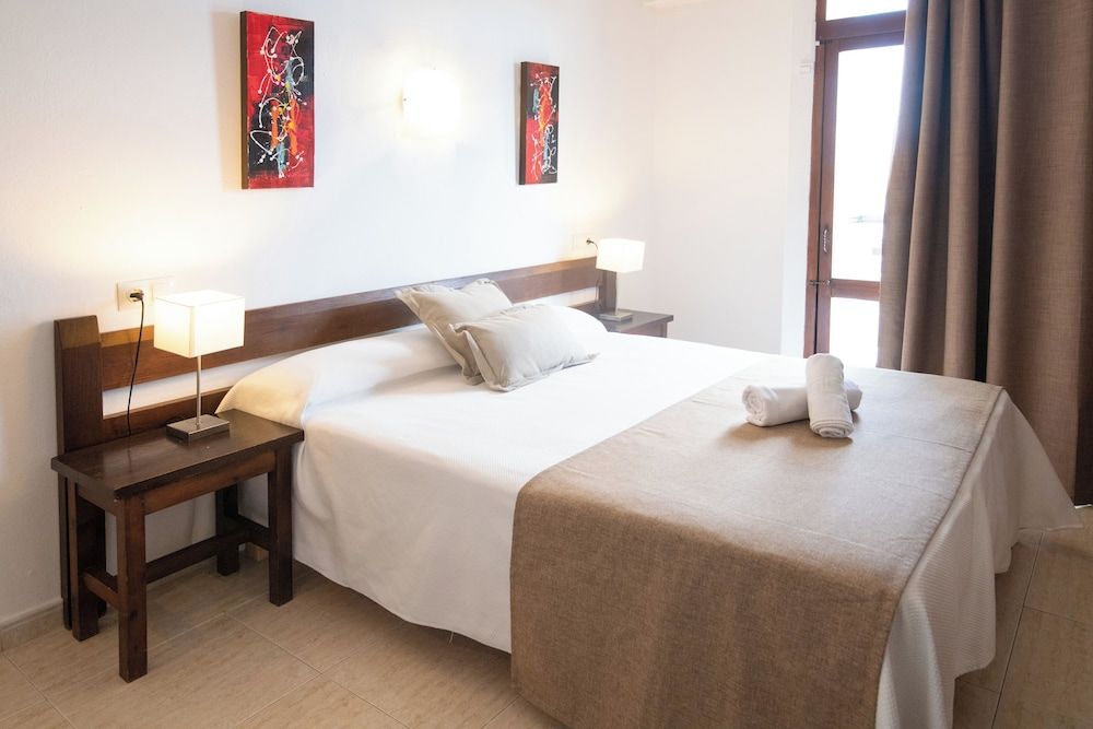 Single Room, Balcony, City View