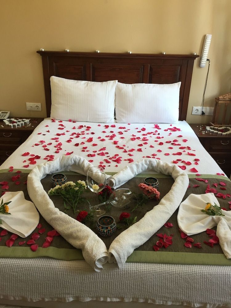 Hadrian Gate Hotel Deluxe Double Room 3