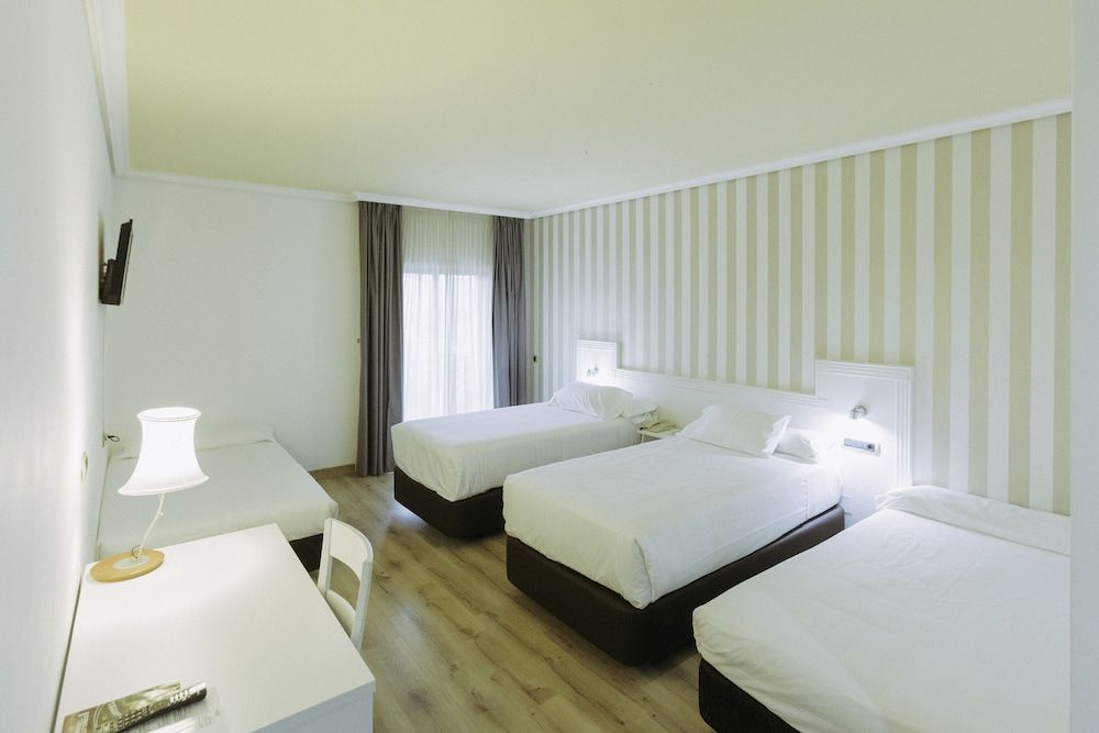 Hotel Alfonso I Family Room 4 pax 2