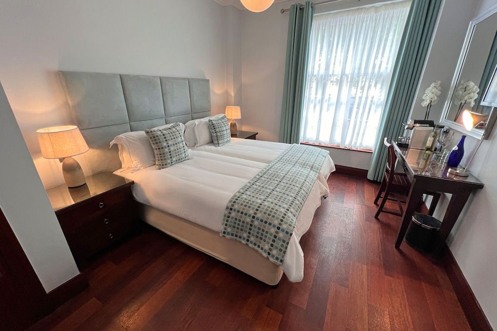 Morgans Hotel Classic Twin Room, Annex Building