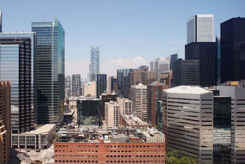 Delta Hotels by Marriott Toronto Room, 2 Queen Beds, Non Smoking 2