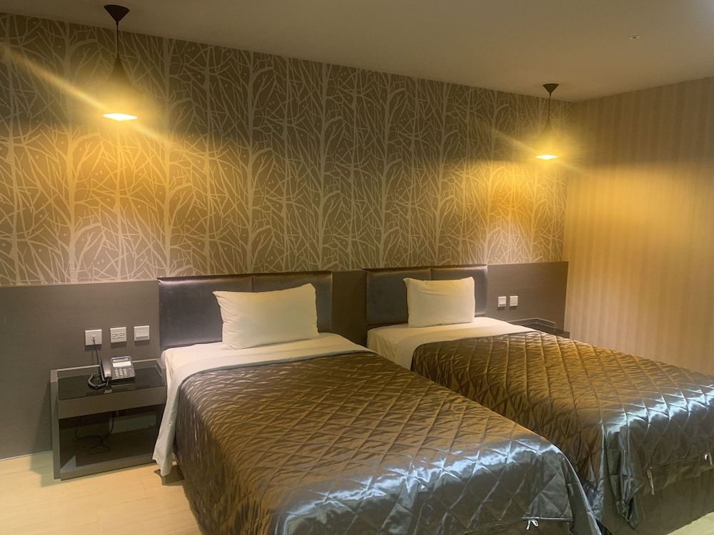 Economy Twin Room, No Windows