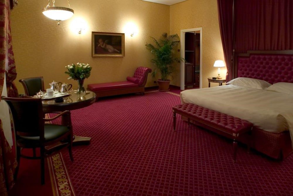 Suite, Hot Tub