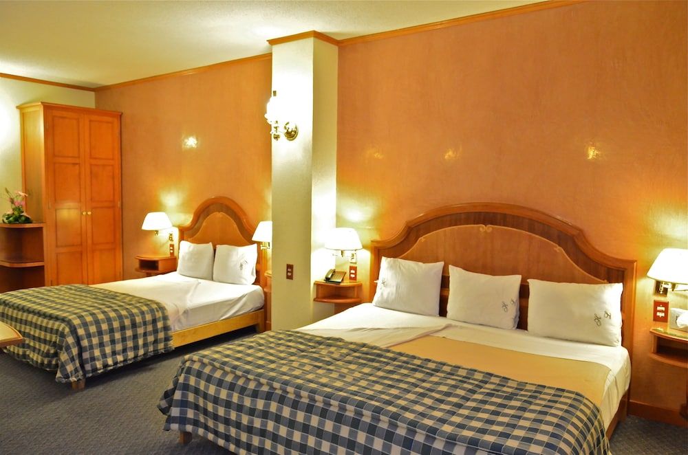 Hotel Lastra Quadruple Room 3
