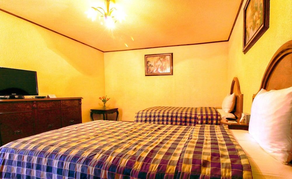 Hotel Lastra Quadruple Room 5