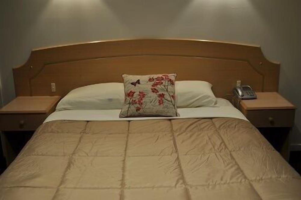 Nunawading Motor Inn Twin Room 5