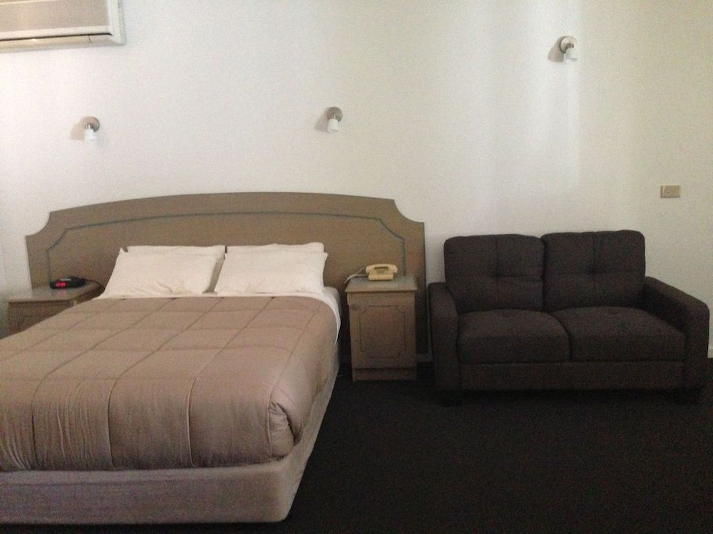 Nunawading Motor Inn Two Bedroom Apartment