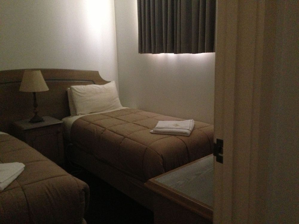Nunawading Motor Inn Two Bedroom Apartment 2