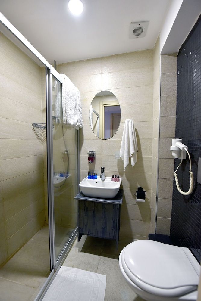 Sunlife Hotel Old City Basic Room 6