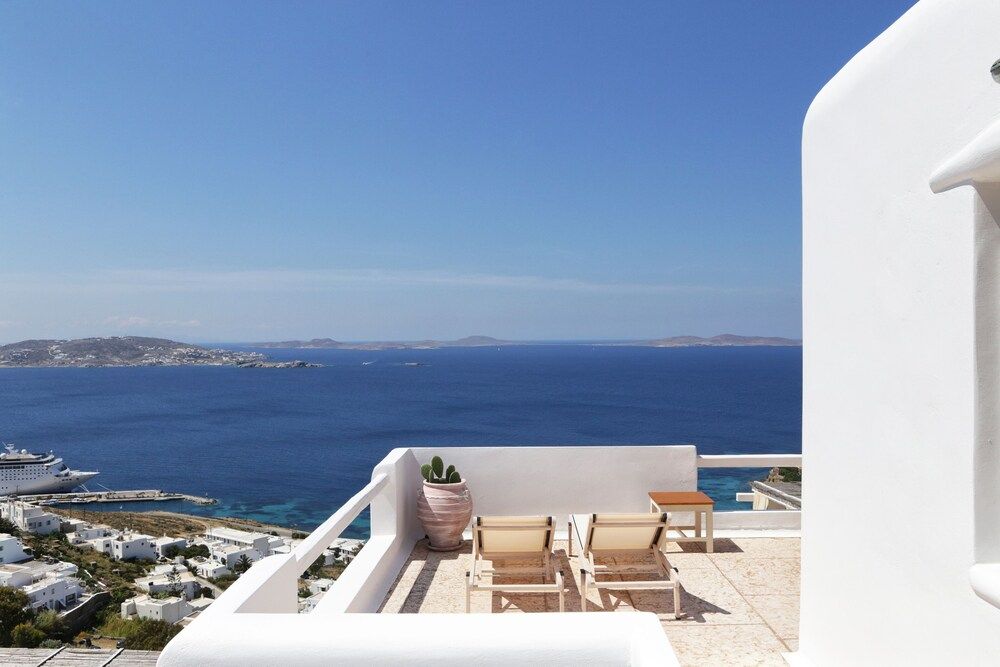 La Maison Blanche Junior Suite, Terrace, Sea View 8