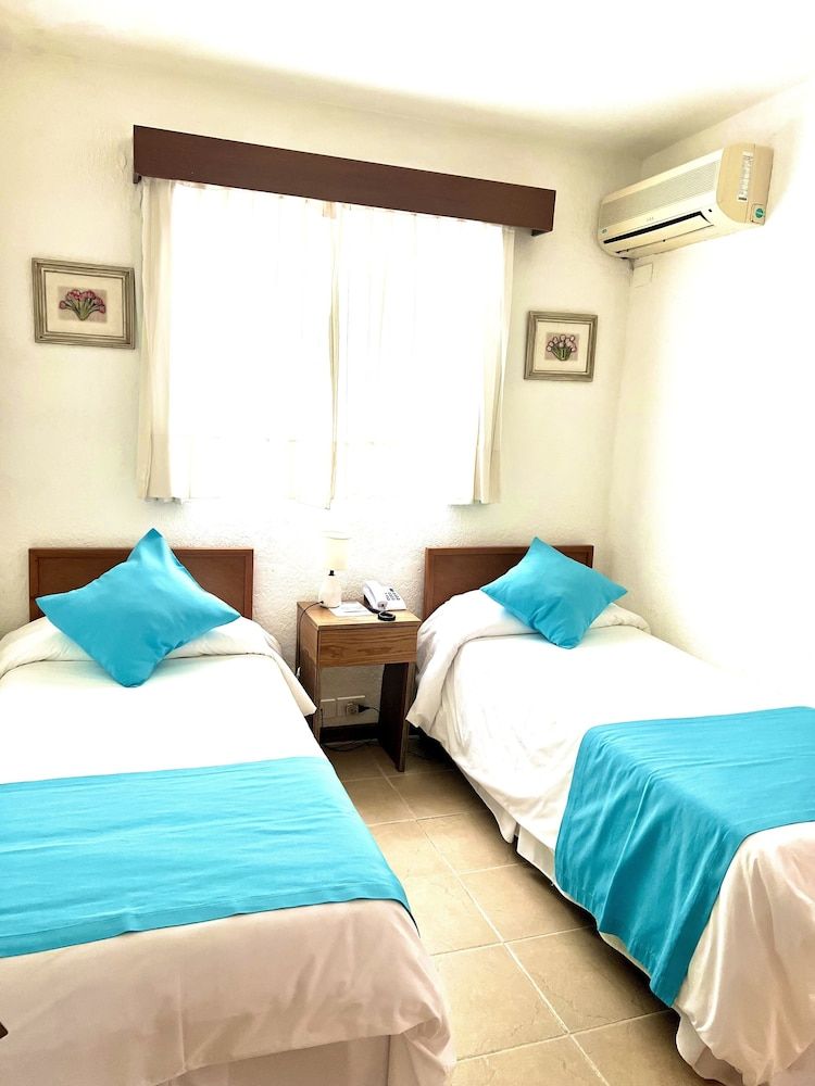 Hotel Concorde Standard Room, 2 Twin Beds