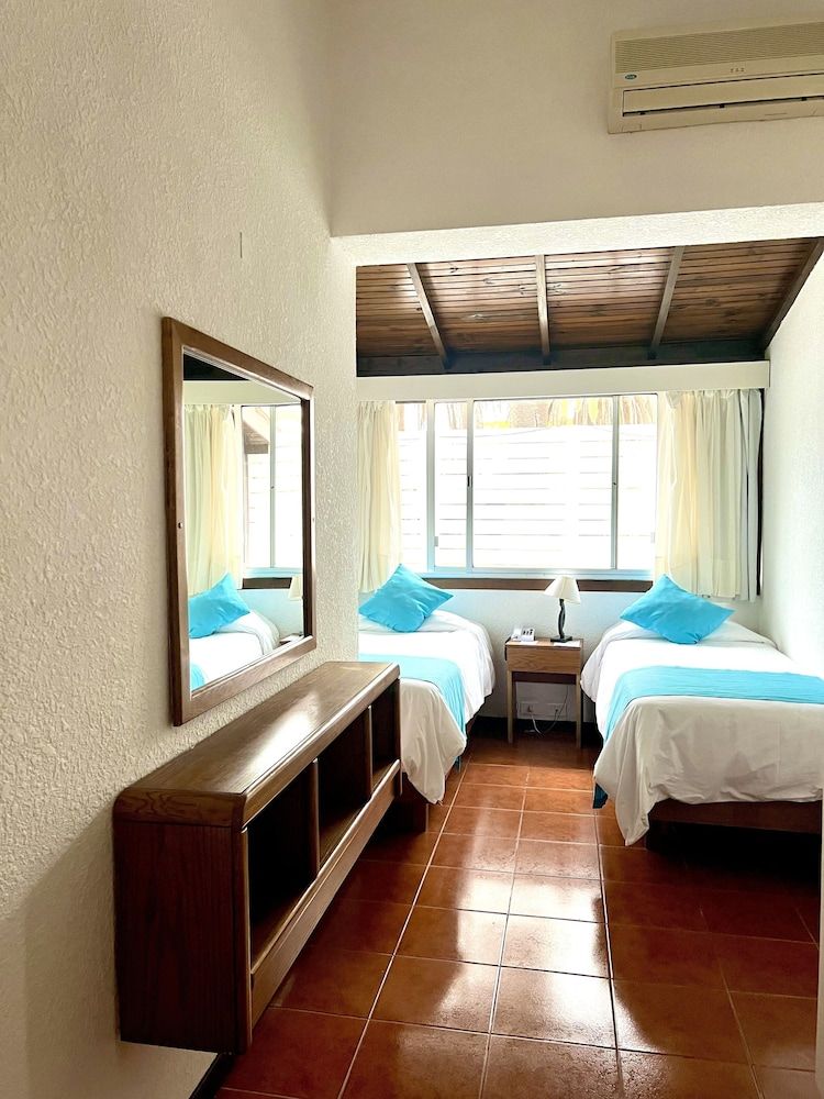 Hotel Concorde Standard Room, 2 Twin Beds 2