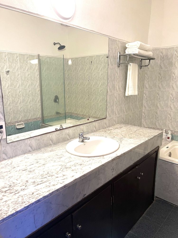 Hotel Concorde Suite 8