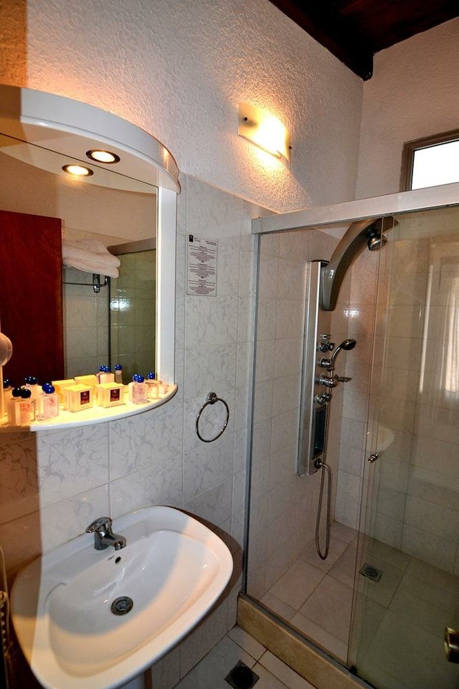 Hotel Concorde Suite 7