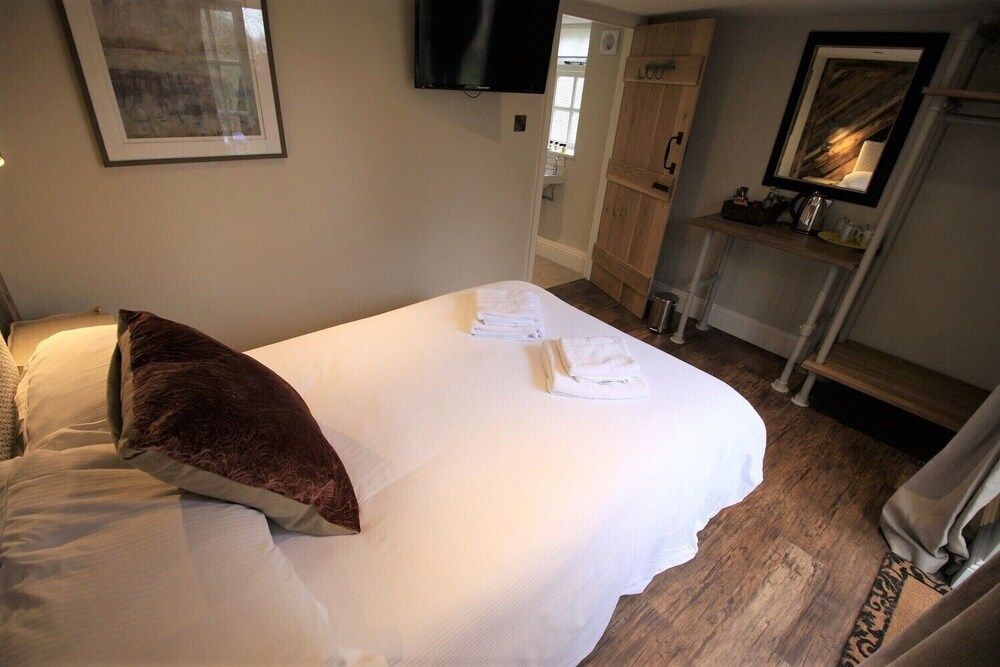 The Carpenters Arms Standard Double or Twin Room, Ensuite 2