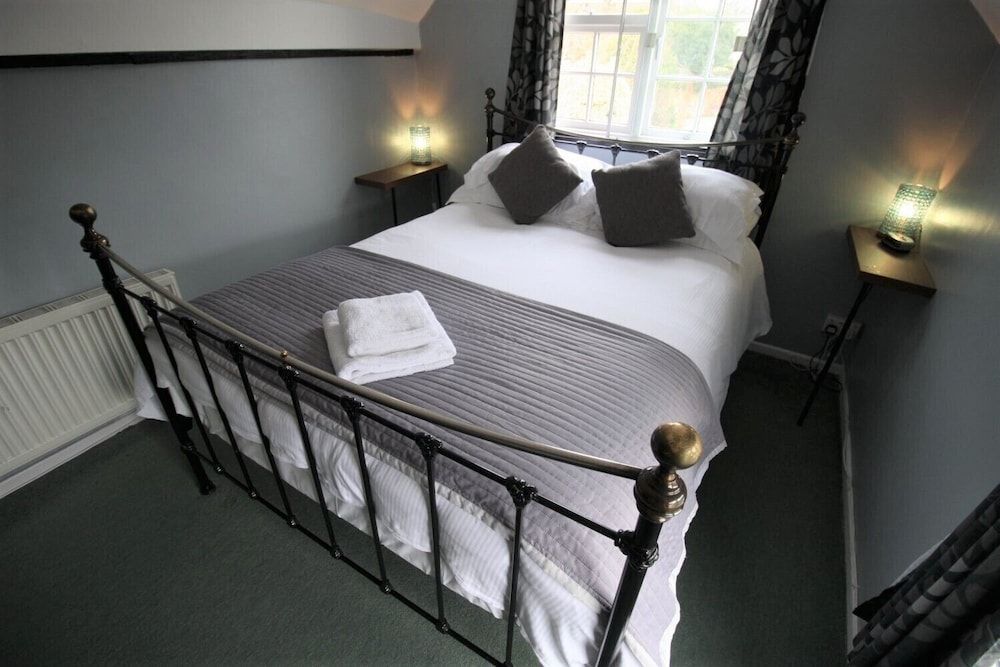 The Carpenters Arms Double Room, Shared Bathroom 4
