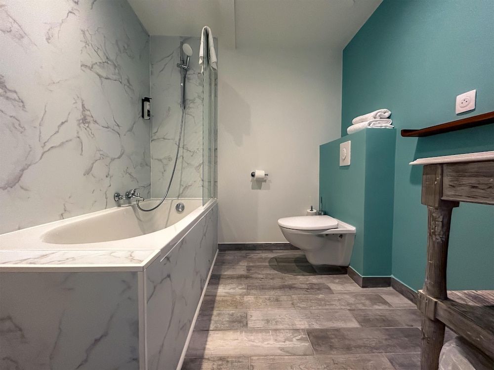 Hotel de la Bourse, Sure Hotel Collection by Best Western Comfort Room, 2 Twin Beds 4