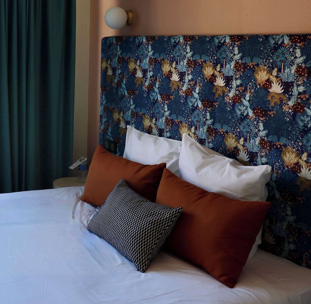 Hotel de la Bourse, Sure Hotel Collection by Best Western Comfort Room, Multiple Beds (with Extra Bed)