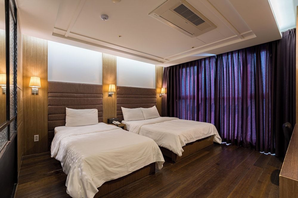 BrownDot Hotel Songdo Standard Family Twin Room 3