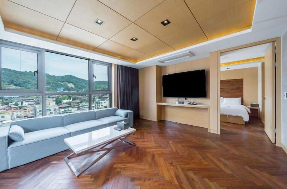 BrownDot Hotel Songdo Royal Suite 4