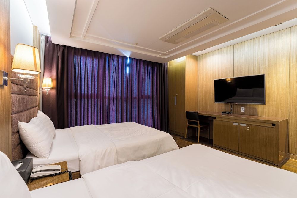 BrownDot Hotel Songdo Standard Family Twin Room