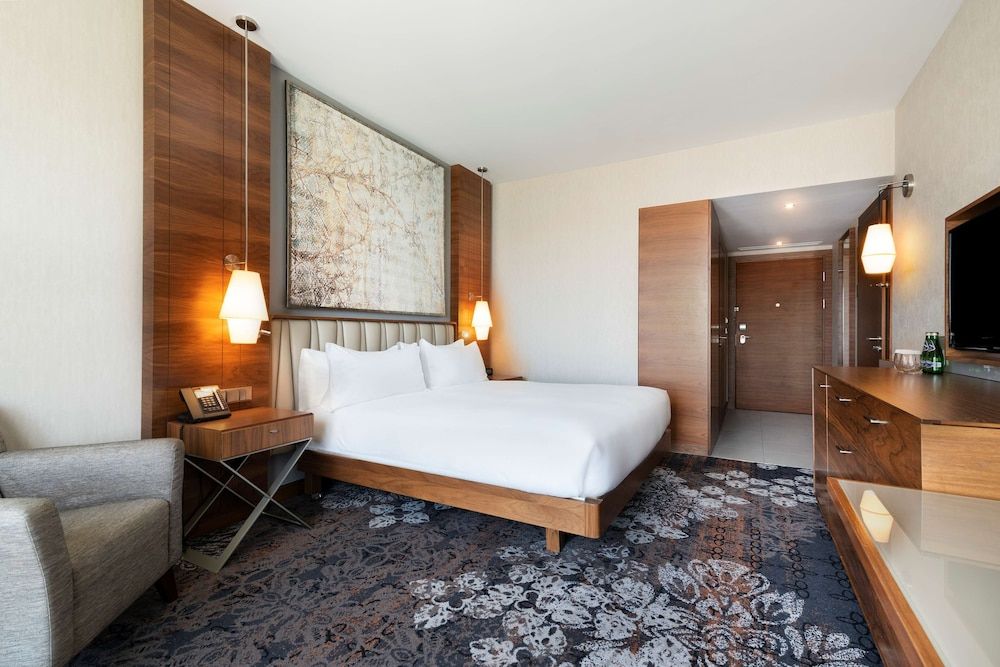 Executive Room, 1 King Bed, Non Smoking, Business Lounge Access