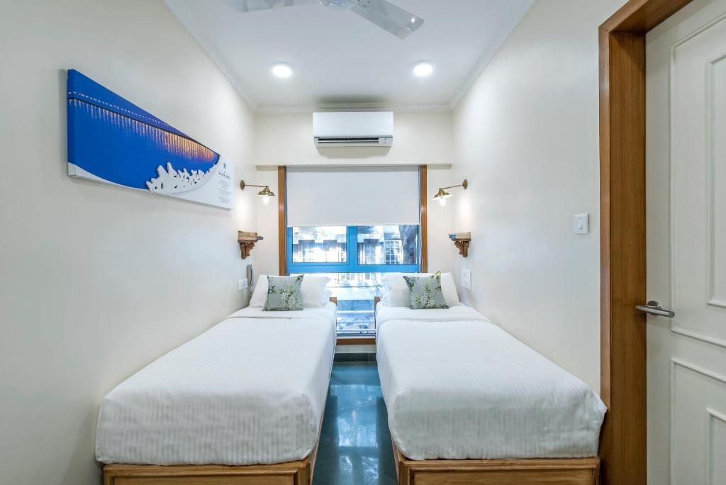 Luxury Room with Twin Bed